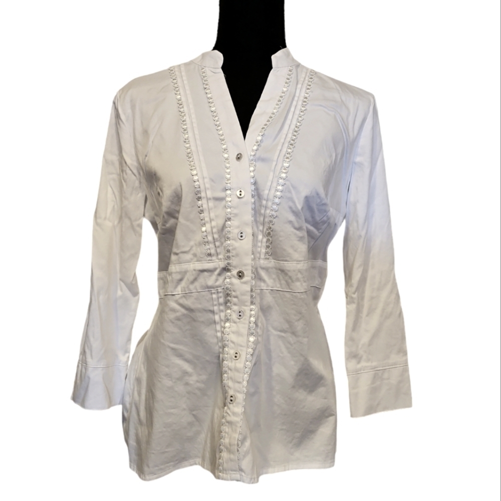 Fred David Stretch Princess Cut V neck White Button Up Blouse 97% Cotton Size M